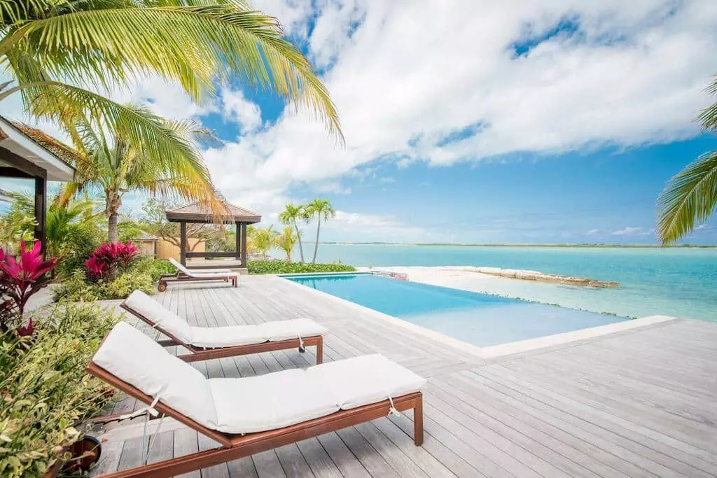 Casa Bella: Beachfront Villa Luxury in Hartswell, Exuma