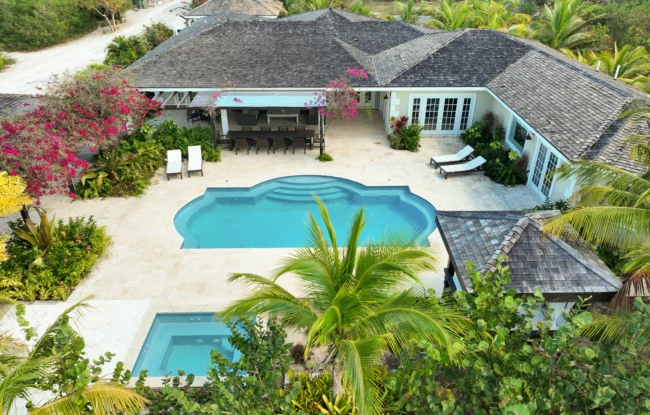 The BEST Bahamas Vacation Rentals | Beachfront Homes & Villas