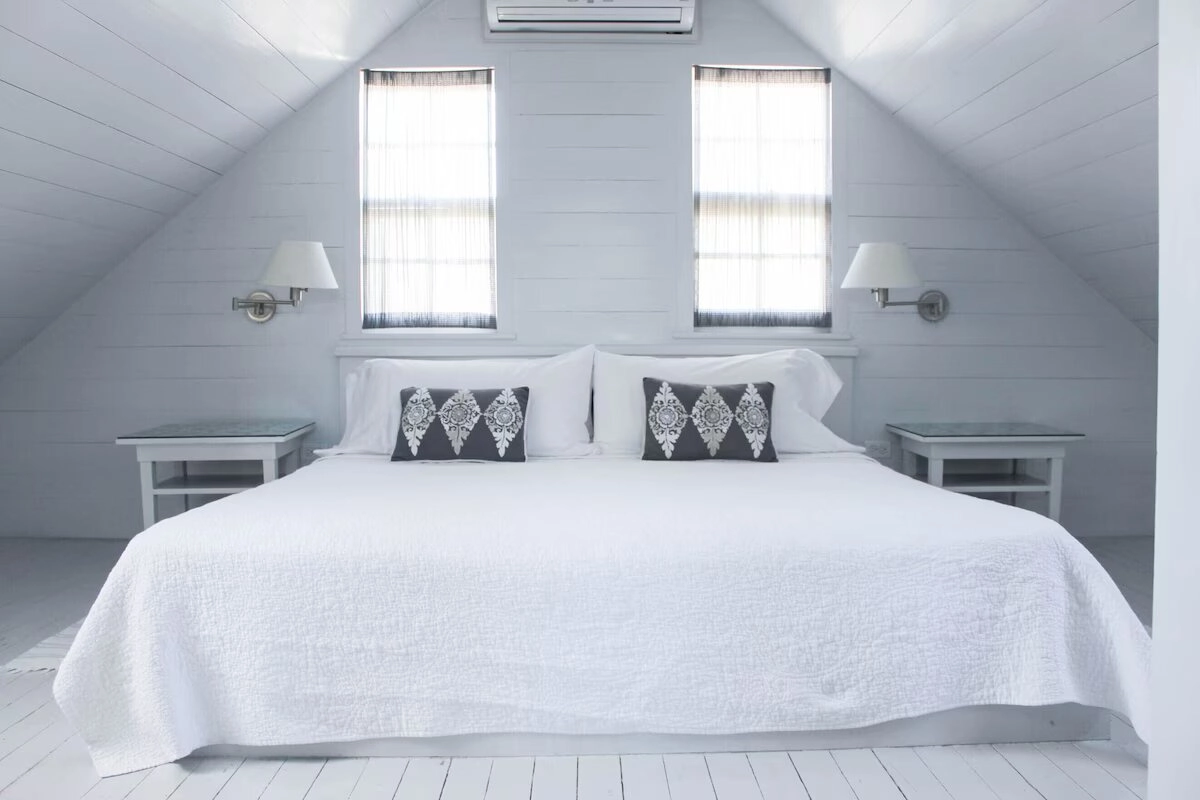 Java Cottage Charming Historic Home on Harbour Island