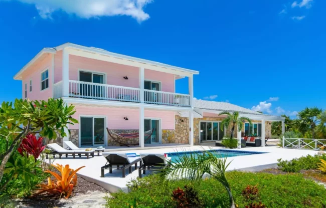TOP Bahamas Vacation Rentals With Chef | Villas & Homes