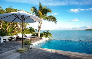 Staffed villa rentals Bahamas