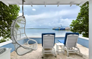 The Blue Bungalow (2)